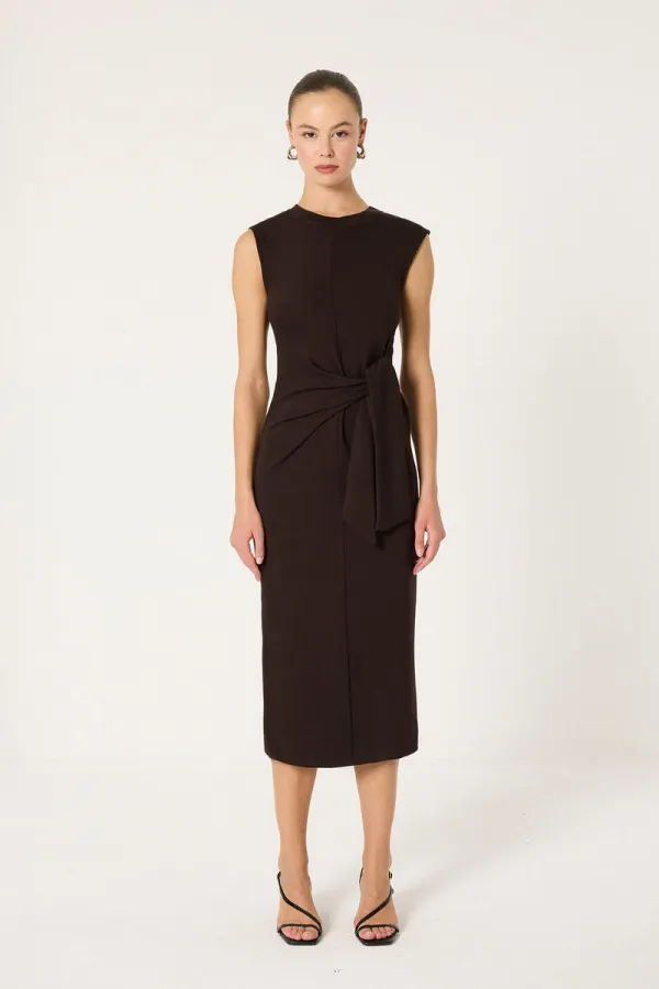 ROBE SANS MANCHES À NOUER