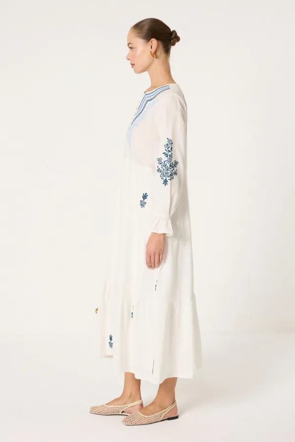 ROBE ETHNIQUE BRODÉE