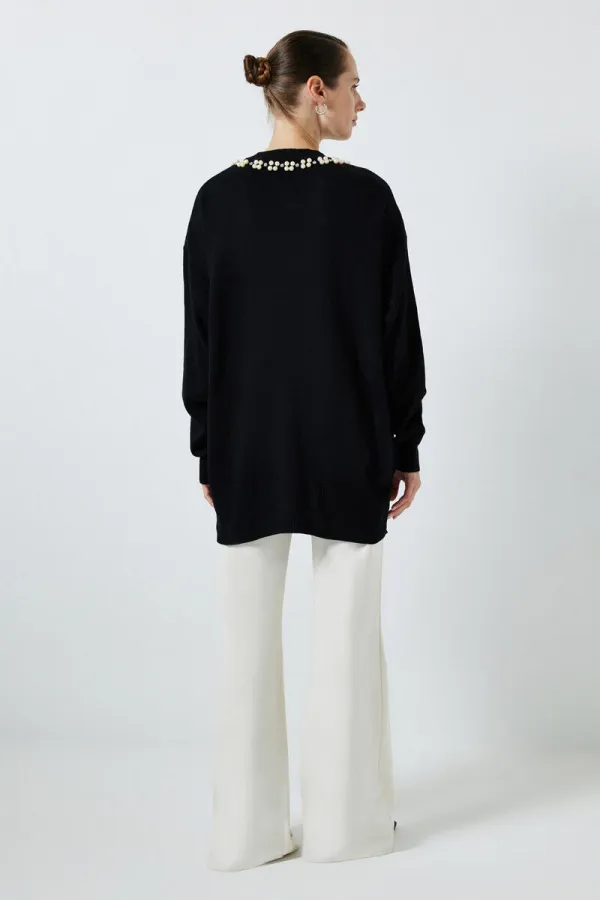 YAKASI İNCİLİ KAZAK