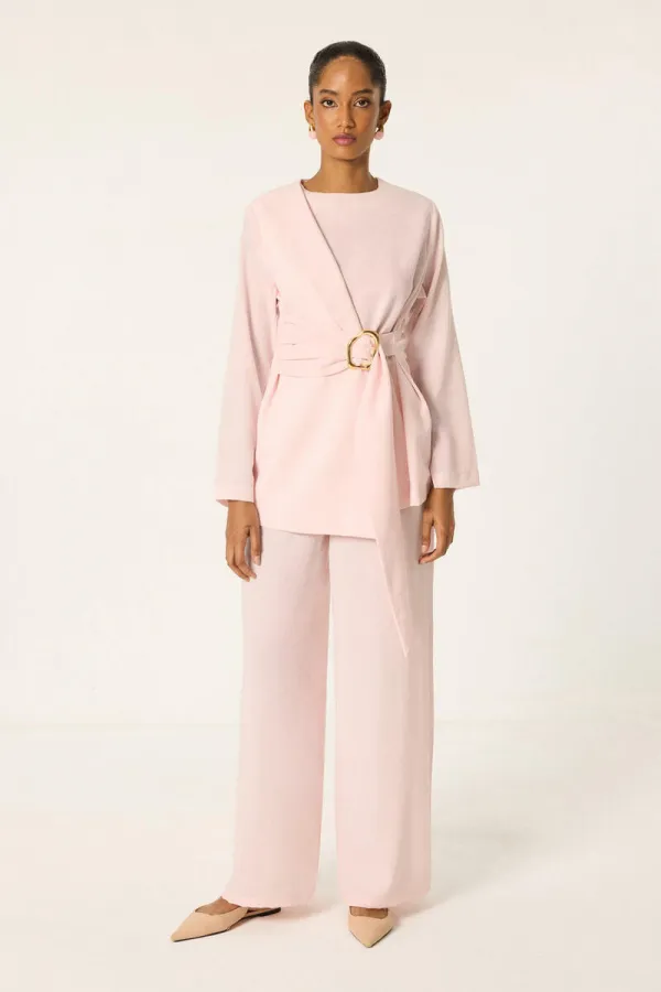 ENSEMBLE TUNIQUE ET PANTALON AVEC BOUCLE DORÉE