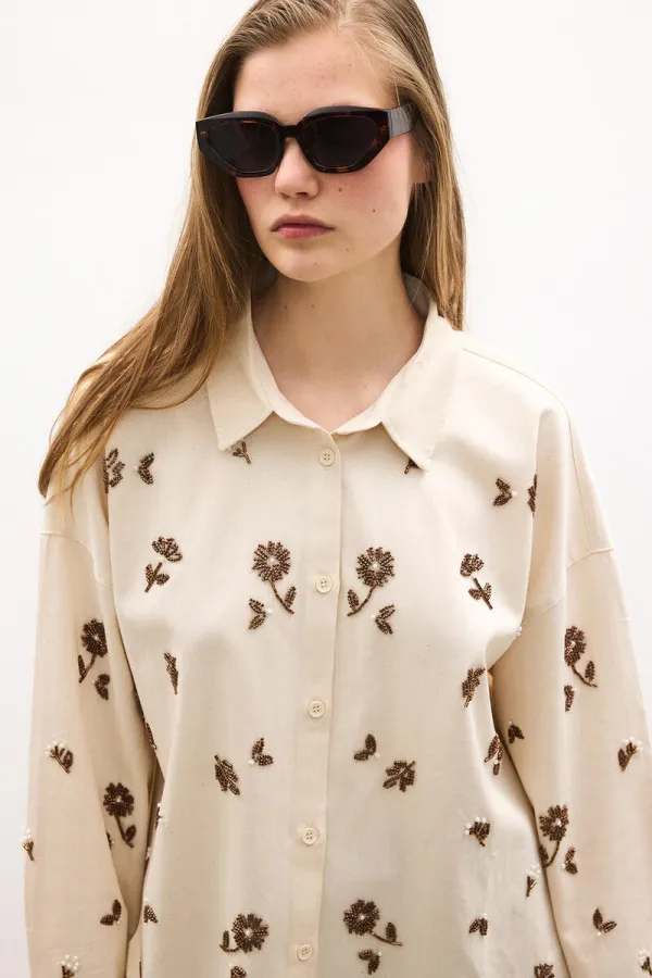 CHEMISE EN LIN BRODÉE CHEMISE EN LIN BRODÉE