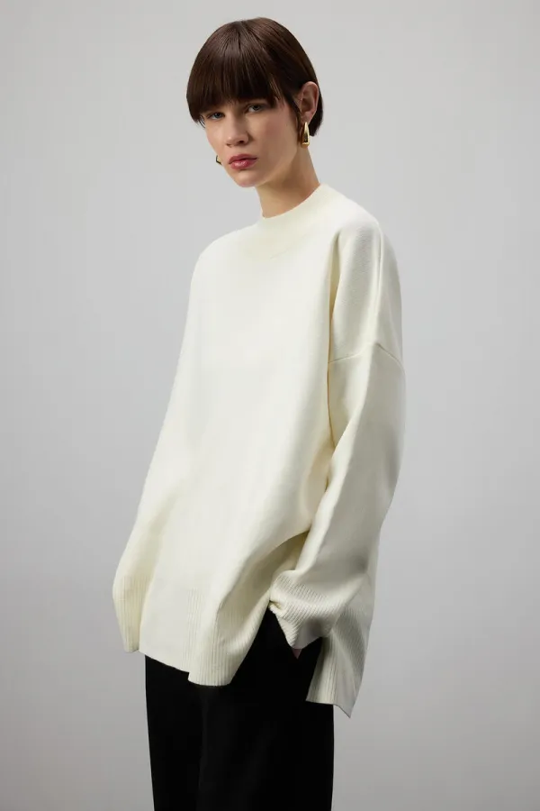 DİK YAKA BASIC TRİKO KAZAK