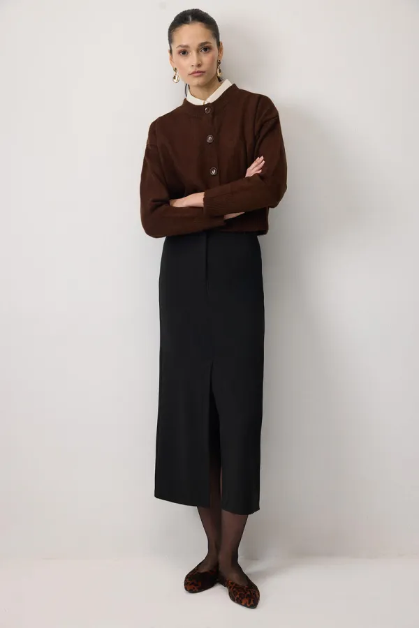 DÜĞMELİ KISA TRIKO HIRKA