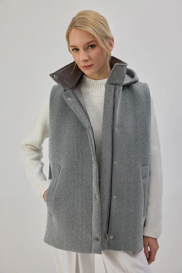 HOODED PUFFER VEST
