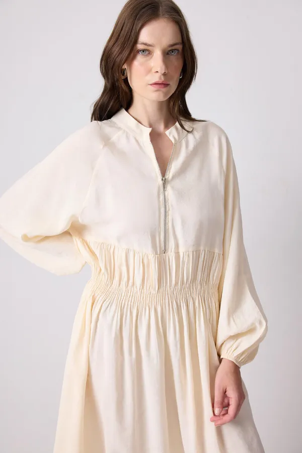 BELİ BÜZGÜLÜ OVERSIZE ELBİSE