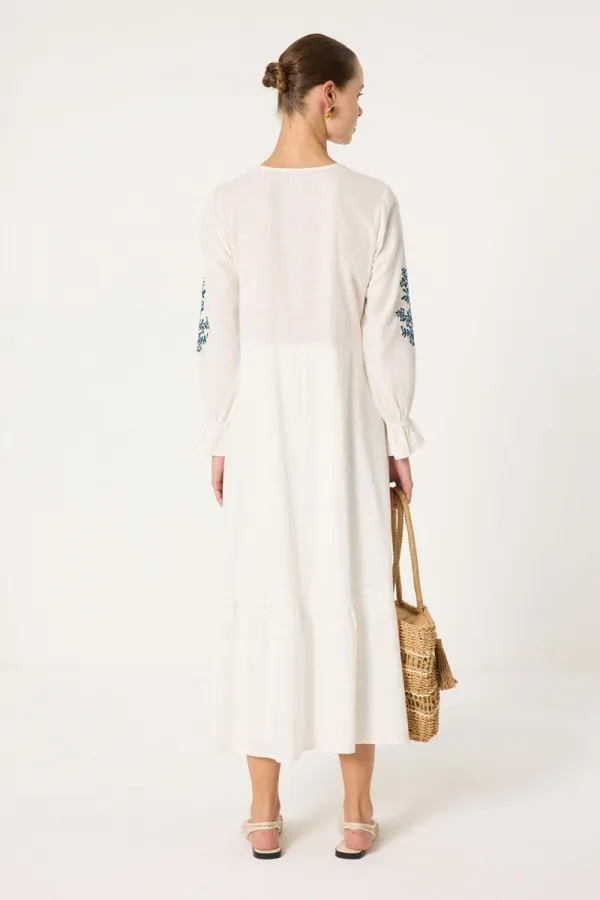 ROBE ETHNIQUE BRODÉE