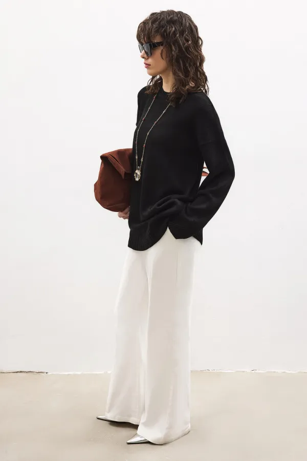 BASIC KNITTED SWEATER BASIC KNITTED SWEATER
