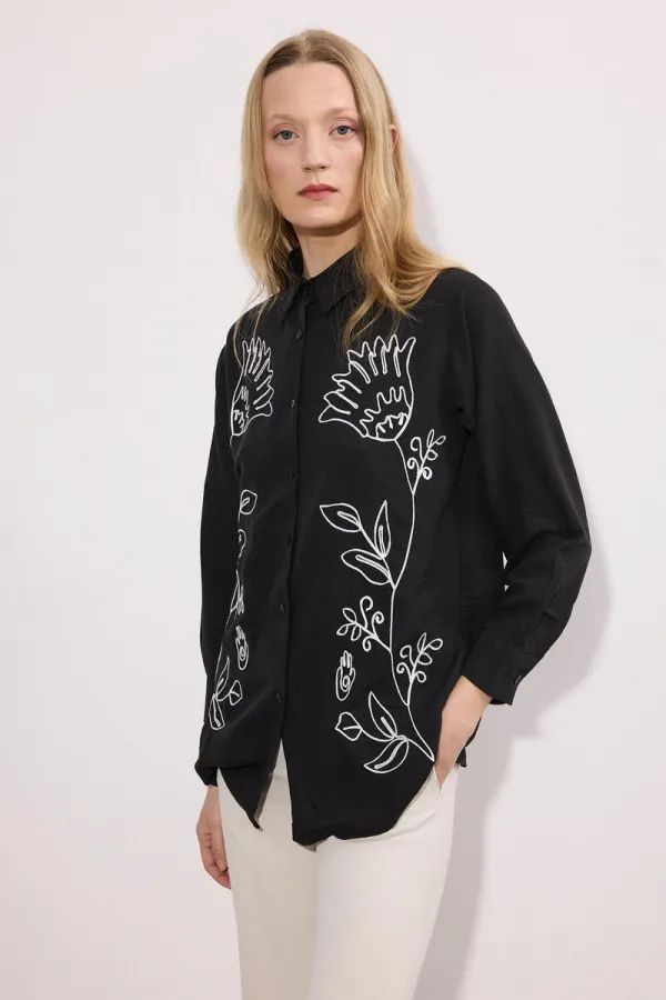CHEMISE AVEC DÉTAILS DE BRODERIE