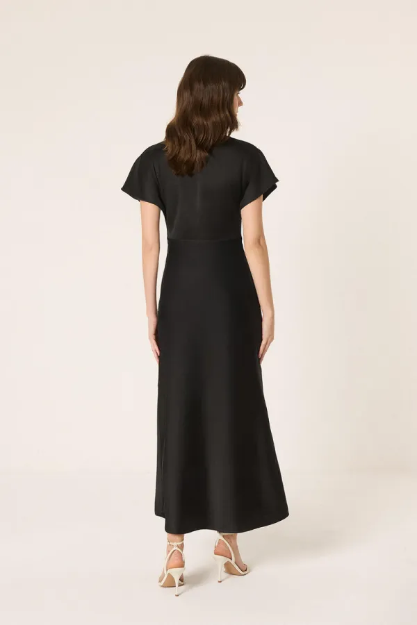 robe en satin à col en V