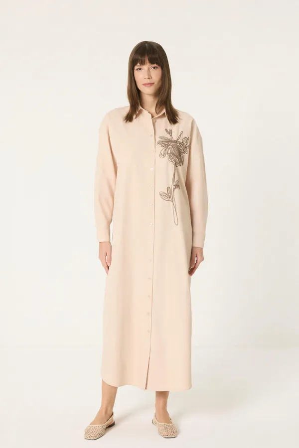 ROBE CHEMISE BRODÉE À TEXTURE NATURELLE