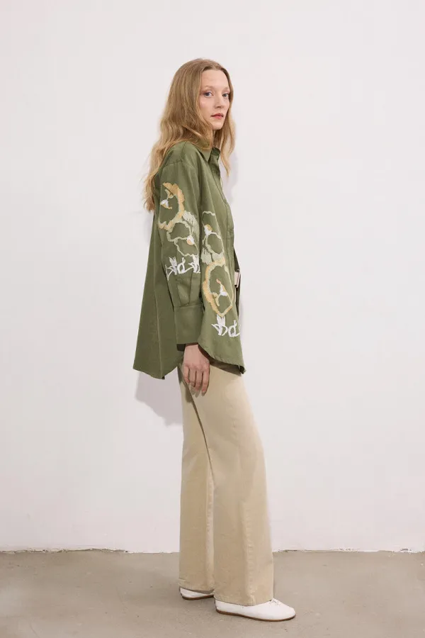 CHEMISE EN GABARDINE BRODÉE