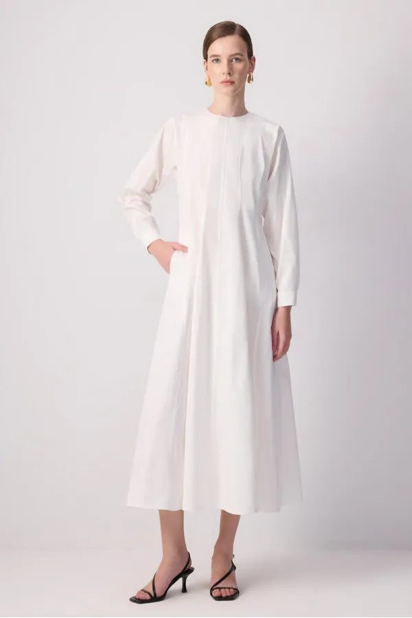 BELE OTURAN PAMUKLU ELBİSE