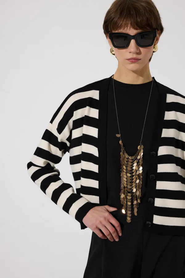 YUMUŞAK DOKULU TRİKO HIRKA