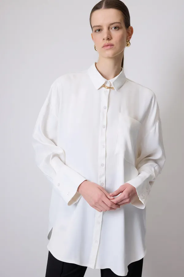 CHEMISE EN SATIN COUPE DÉCONTRACTÉE