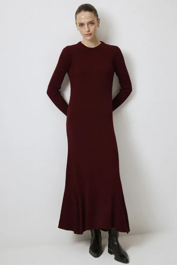 RIBBED CREW NECK KNITTED DRESS