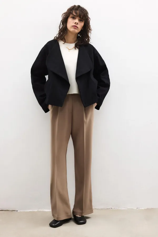 VESTE COURTE À DOUBLE BOUTON