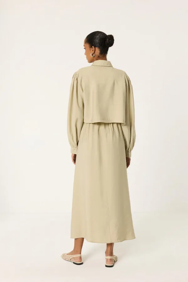 ROBE VESTE COURTE À TAILLE FRESSÉE