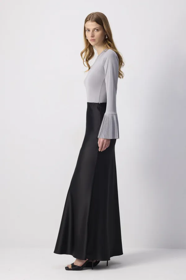 PLEATED CUFF BODY