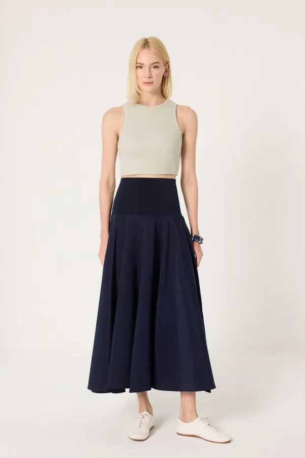 JUPE À CORSET ET POITRINE