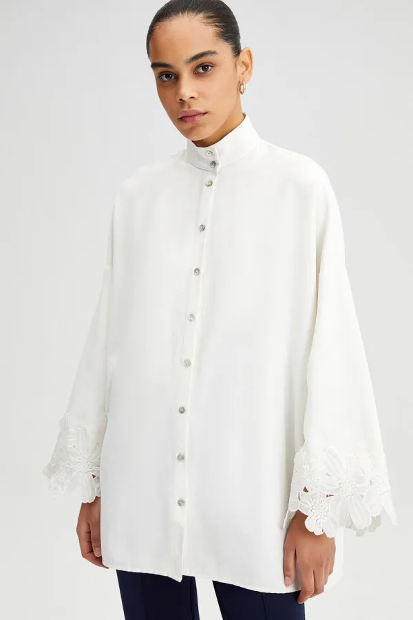 SHIRT WITH LACE DETAILS