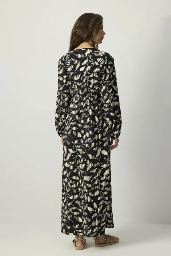 BELİ LASTİKLİ DESENLİ ELBİSE