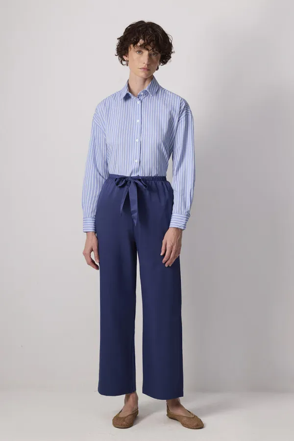 PANTALON À TAILLE ÉLASTIQUE ET JAMBES LARGES