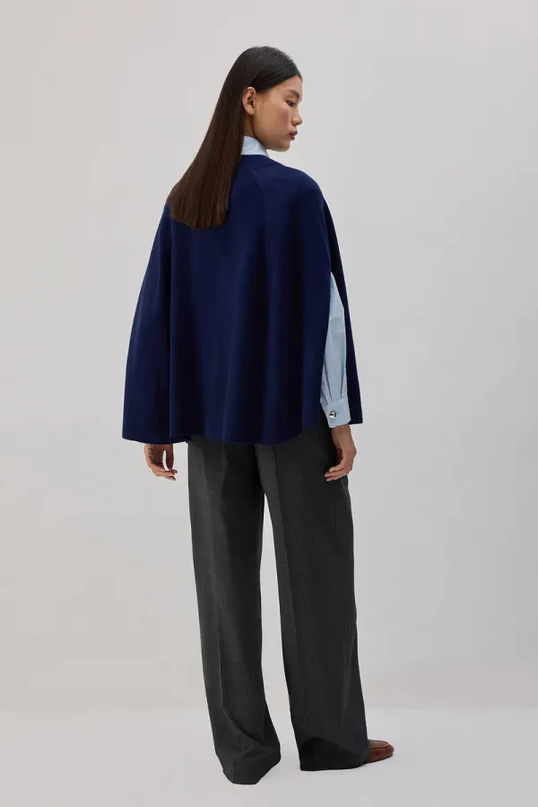 PONCHO EN MAILLE SURDIMENSIONNÉ