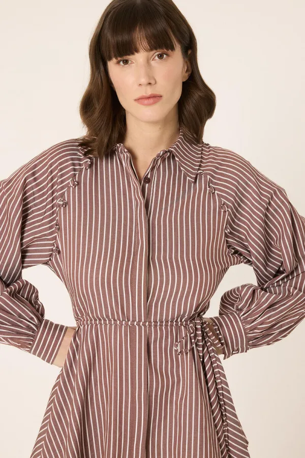 DÜĞME DETAYLI ÇİZGİLİ GÖMLEK