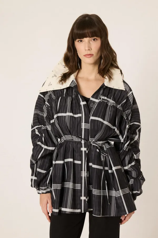 YAKASI TAŞLI OVERSIZE CEKET