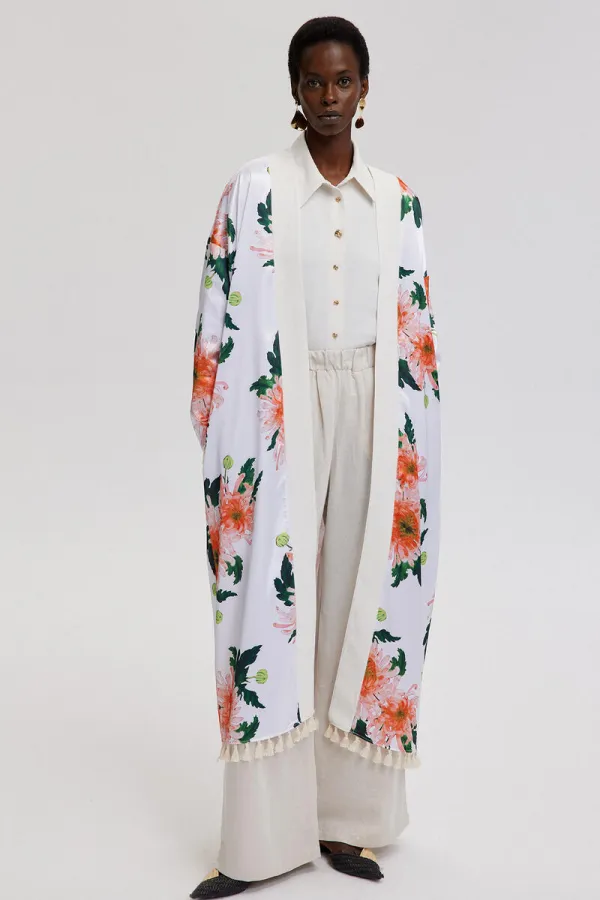 FLORAL PATTERNED KIMONO WITH TASSEL DETAILS FLORAL PATTERNED KIMONO WITH TASSEL DETAILS