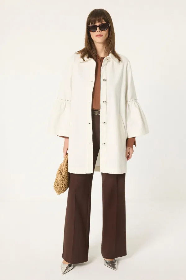 Veste en gabardine avec manches ornées de pierres