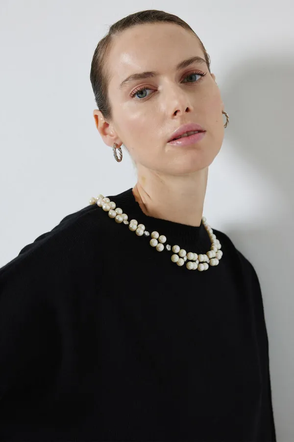 YAKASI İNCİLİ KAZAK