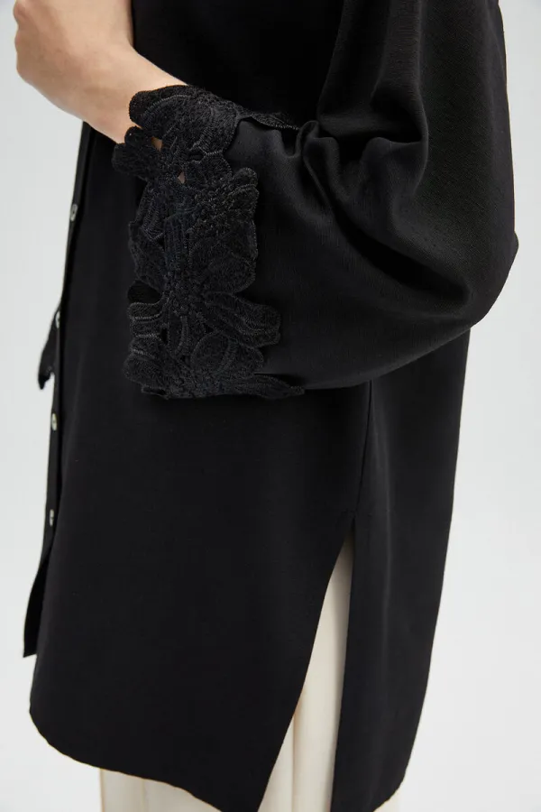 SHIRT WITH LACE DETAILS SHIRT WITH LACE DETAILS