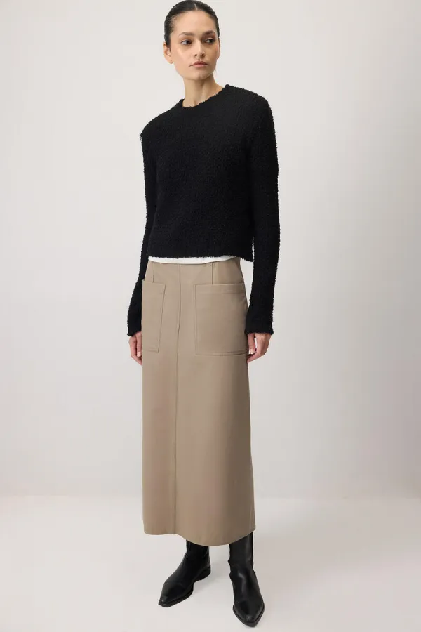 YUMUŞAK DOKULU KISA TRİKO KAZAK