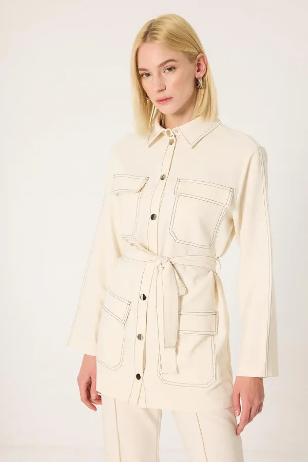 CHEMISE À COUTURES CONTRASTÉES