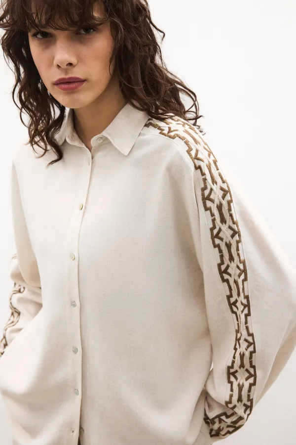 KETEN İŞLEMELİ GÖMLEK