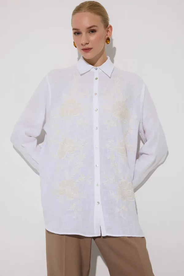 CHEMISE EN LIN BRODÉE