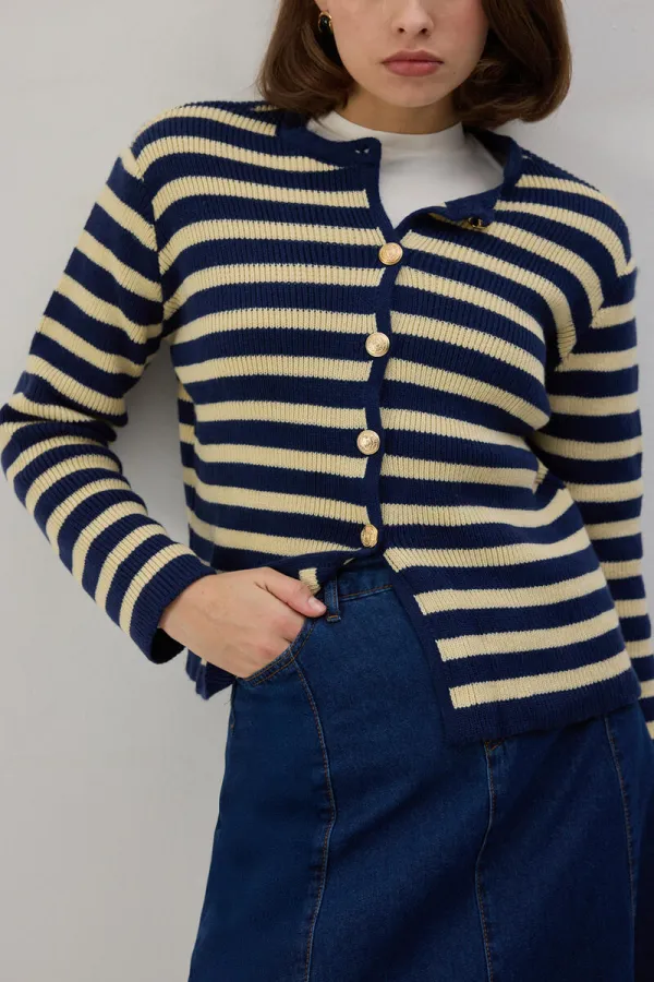 CARDIGAN COURT À BOUTONS DORÉS