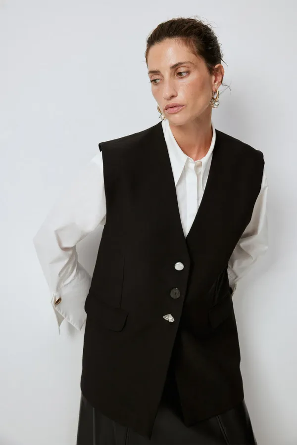 DÜĞME DETAYLI KREP YELEK