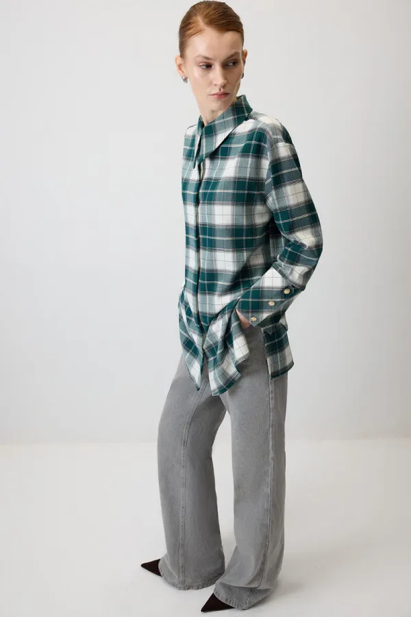 GENİŞ MANŞETLİ EKOSELİ GÖMLEK