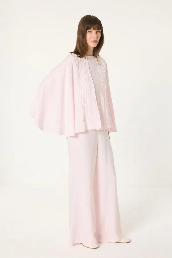 ENSEMBLE CHEMISE À CAPE ET PANTALON À JAMBES LARGES