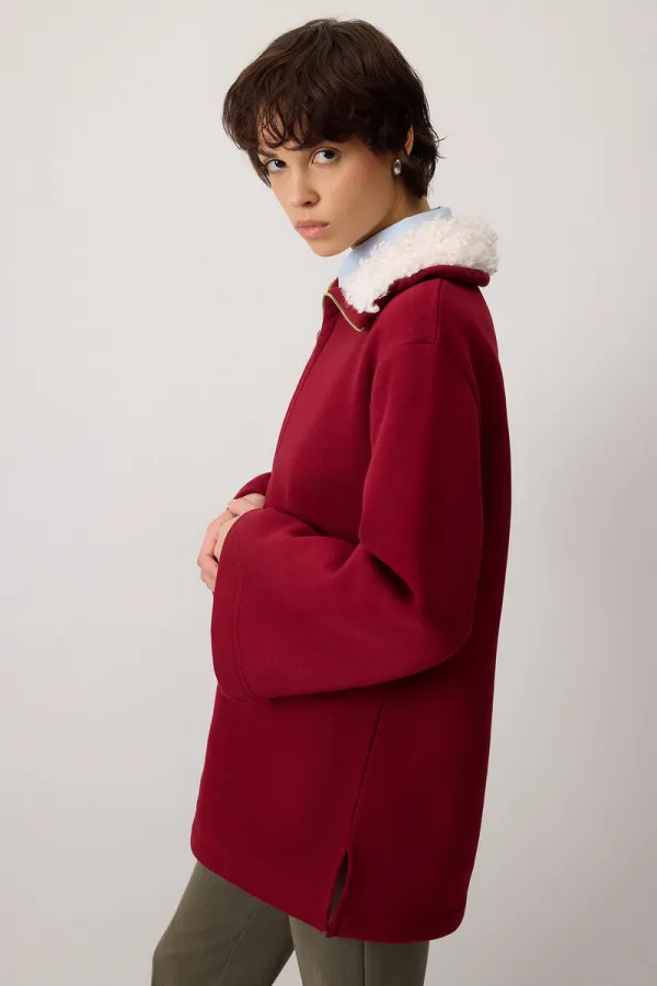 FUR-COLLARED SWEATSHIRT