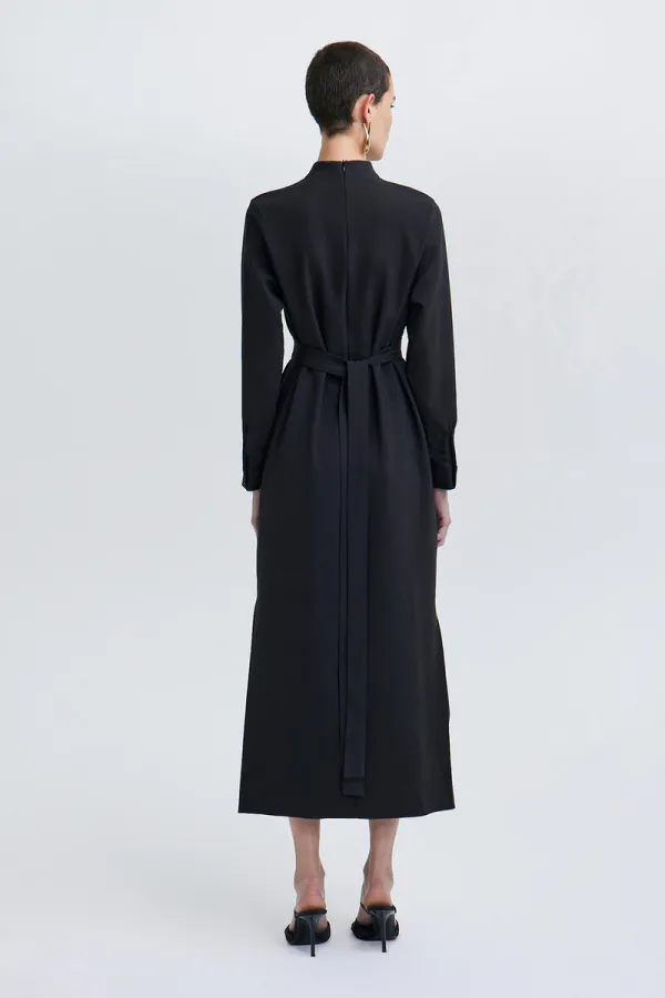 ROBE EN CRÊPE CEINTURE