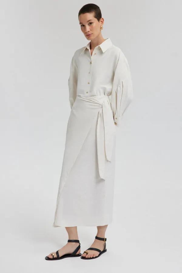 JUPE EN LIN TEXTURÉ AVEC DÉTAIL DE NŒUD