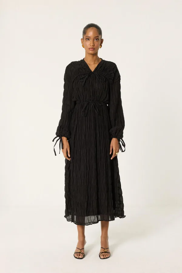 ROBE SPÉCIALE REMBOURRÉE ET FRONCÉE