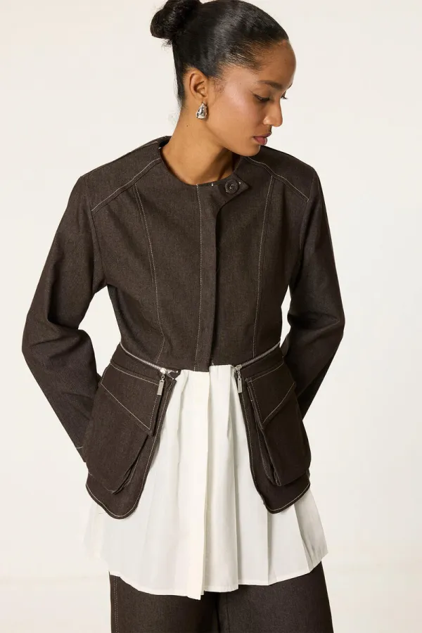 VESTE À PLIS, PANTALON, ENSEMBLE EN JEAN