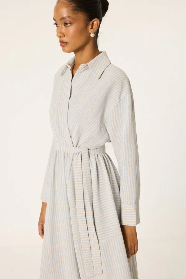 BELİ KUŞAKLI ÇİZGİLİ KETEN ELBİSE