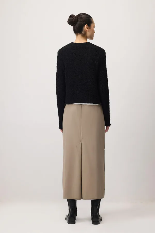 YUMUŞAK DOKULU KISA TRİKO KAZAK