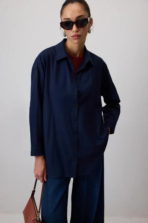 CHEMISE EN VISCOSE COUPE DÉCONTRACTÉ