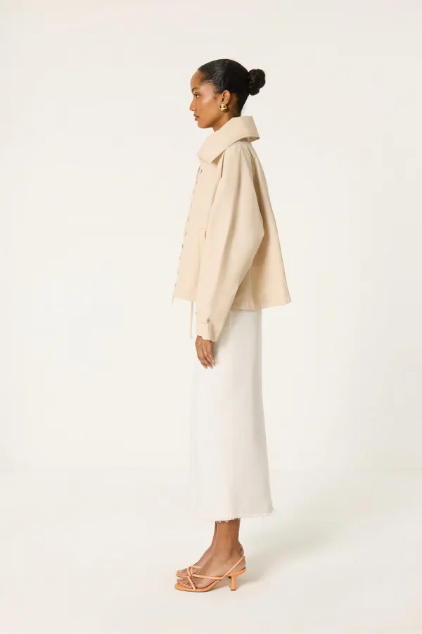 VESTE À TAILLE FRONNÉE